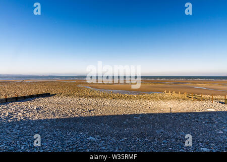Llanfairfechan Beach le jour de novembre, Conwy, au nord du Pays de Galles. Banque D'Images
