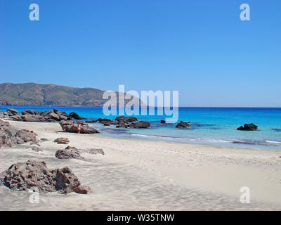 Plage grecque bleue Kedrodasos Kreta island fond écran tirages fine arts Banque D'Images