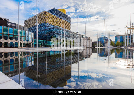 Birmingham New Centenary Square et bibliothèque Banque D'Images