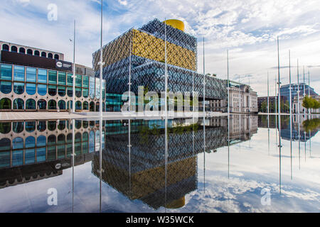 Birmingham New Centenary Square et bibliothèque Banque D'Images