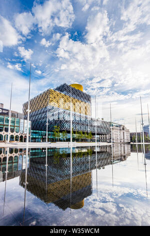 Birmingham New Centenary Square et bibliothèque Banque D'Images