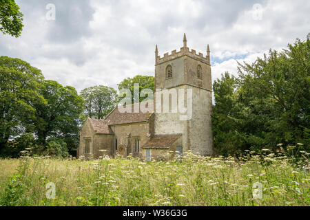 L'église St Mary, Beverston. Une église normande avec un original tour normande. Beverston est un petit village des Cotswolds, Gloucestershire, Royaume-Uni Banque D'Images