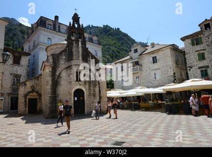 Dans l'église Saint Luc de Kotor Stari Grad. Banque D'Images