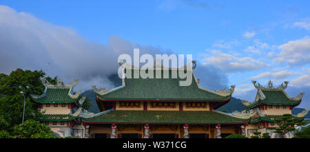 Da nang, Vietnam - Mai 18, 2019. Vue de la pagode Linh Ung à Da nang, Vietnam. Le bouddhisme au Vietnam est principalement de la Tradition du Mahayana. Banque D'Images