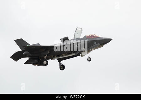 Yeovilton, Yeovilton, Somerset, Royaume-Uni. 13 Juillet 2019 Un F-35B Lightning de l'RN/RAF 617 Sqadron a première apparition à la Journée de l'air de Yeovilton. L'avion sera piloté à partir de la Gendarmerie royale Navys nouveau HMS Queen Elizabeth qui sera opérationnel l'année prochaine Crédit : photographier Nord/Alamy Live News Banque D'Images