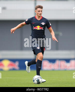 12 juillet 2019, l'Allemagne (allemand), Leipzig : Soccer, test matches : RB Leipzig - FC Zürich : Leipzig's Eric Martel s'exécute avec la balle. Photo : Ronny Hartmann/dpa Banque D'Images