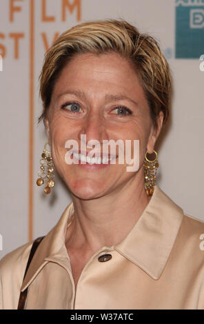 Edie Falco 2008 Photo de John Barrett/CelebrityArchaeology.com Banque D'Images