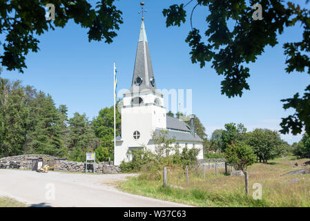 Koster, Suède - 12 juillet 2019 - Vue sur l'église de Koster dans le Parc National de Kosterhavet en Suède, côte ouest. Banque D'Images