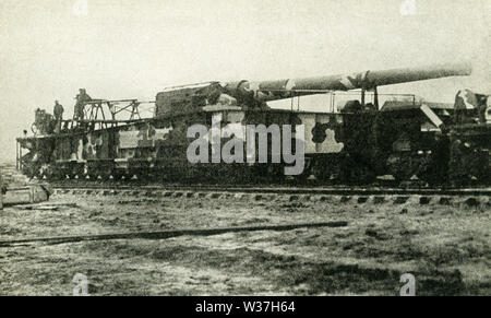 Cette photo, datant d'avant 1922, a trait à la Première Guerre mondiale. Le sous-titre suivant : ce fusil américain n'a pas de système de rappel direct, le recul de l'arme étant absorbée par l'ensemble de l'élévateur de glisser à nouveau sur le faisceau sous le châssis. Le mouvement arrière maximale est d'environ 48 pouces. Le poids total de ce support est d'environ 600 000 livres. Banque D'Images