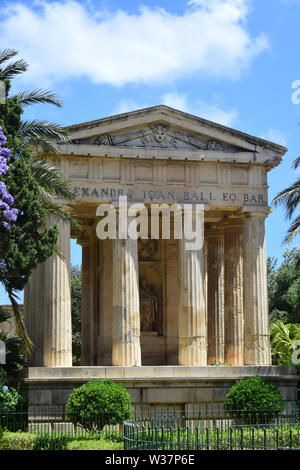 Monument Sir Alexander John Ball, Barakka Gardens, La Valette, Malte, Europe Banque D'Images