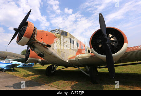 Cracovie. Cracovie. La Pologne. Musée de l'Aviation Polonaise. AMIOT AAC.1 Toucan (Junkers Ju 52/3m des avions de transport. Banque D'Images