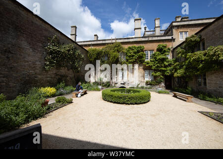 Cour intérieure et jardin de Dyrham Park House Banque D'Images