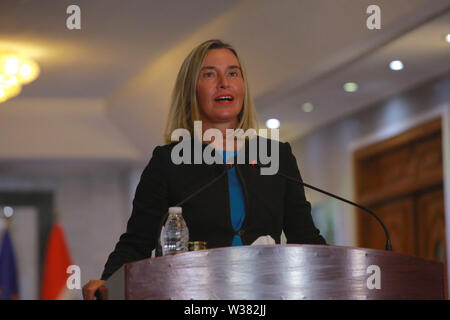 Bagdad, Iraq. Le 13 juillet, 2019. Responsable de la politique étrangère de l'Union européenne Federica Mogherini parle lors d'une conférence de presse avec le Ministre iraquien des affaires étrangères Mohamed Alhakim (pas sur la photo) après leur réunion. Ameer Al Mohammedaw : Crédit/dpa/Alamy Live News Banque D'Images