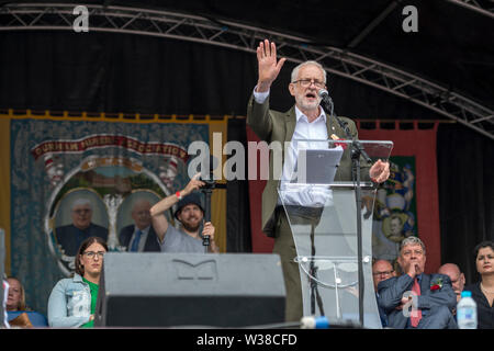 Jeremy Corbin MP, chef du parti travailliste, parlant à la 135e Gala des mineurs dans la région de Durham, le 13 juillet 2019 Banque D'Images