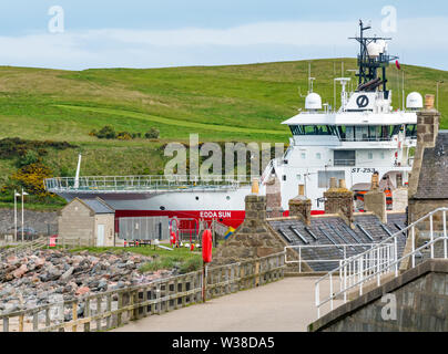 Ostensjo Rederi Norwegain Edda navire quittant le port de Soleil Aberdeen, Écosse, Royaume-Uni Banque D'Images