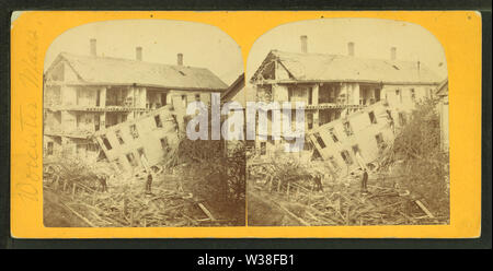 Voir des bâtiments sur Southbridge street détruit par explosion d'une voiture de dualin sur le Boston & Albany Railroad, le 23 juin 1870, à partir de Robert N Dennis collection de vues stéréoscopiques 3 Banque D'Images