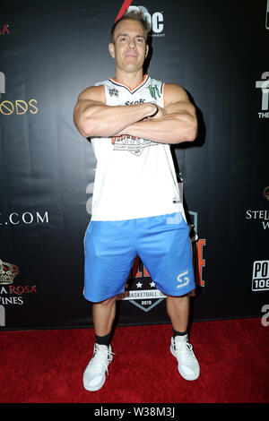 8 juillet 2019 - Westwood, CA, USA - LOS ANGELES - Oct 8 : Chris Gronkowski au Monster Energy 50K $ Défi Celebrity Charity Basketball Game au Pauley Pavilion le 8 juillet 2019 à Westwood, CA (crédit Image : © Kay Blake/Zuma sur le fil) Banque D'Images