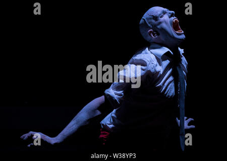 Londres, Royaume-Uni. Le 13 juillet, 2019. Abnormalik VampFest à 'Les enfants de la nuit" et cabaret spectacle burlesque au Cabaret Birdcage lieu d'exposition à Camden. Partie de la rencontre internationale du Film de Vampire et Arts Festival (IVFAF). Crédit : Guy Josse/Alamy Live News Banque D'Images