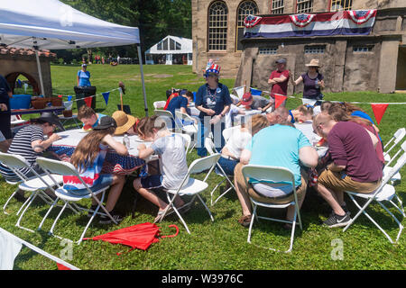 Concours de manger de la pastèque, à l'ancienne 4 de juillet, Fête , Doylestown, PA, USA Banque D'Images