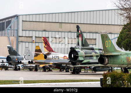 Avion à réaction à la Museo del Aire est un musée de l'aviation situé dans la périphérie de Madrid à l'aéroport de Cuatro Ventos Banque D'Images
