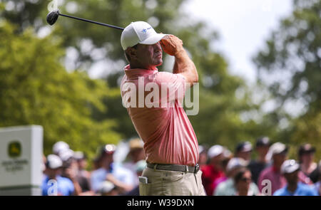 Oqasmieh, Iowa, États-Unis. Le 13 juillet, 2019. Lucas Glover tees off sur l'un durant la troisième ronde de la Classique John Deere à Chikar dans TPC Deere Run, le samedi 13 juillet 2019. Credit : Andy Abeyta/Quad-City Times/ZUMA/Alamy Fil Live News Banque D'Images