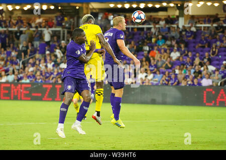 Orlando, USA. Le 13 juillet, 2019. Columbus Crew SC Gyasi Zardes rend un en-tête mais n'a pas atteint la cible à Exploria stadium à Orlando, Floride, le samedi 13 juillet 2019. Crédit photo : Marty Jean-Louis Marty Crédit : Jean-Louis/Alamy Live News Banque D'Images