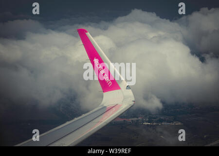 Wizzair - sur Nice - 05 juin 2019 - Crédit Photo Ilona Barna - BIPHOTONEWS - Alamy Banque D'Images