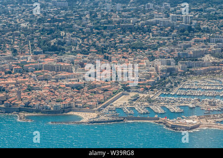 Wizzair - sur Nice - 05 juin 2019 - Crédit Photo Ilona Barna - BIPHOTONEWS - Alamy Banque D'Images