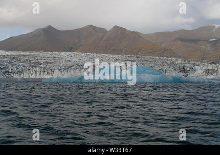Dans une lagune glaciaire Iceburgs Banque D'Images