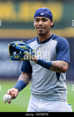 Milwaukee, WI, USA. Le 13 juillet, 2019. L'arrêt-court des Milwaukee Brewers Orlando Arcia # 3 avant le match de la Ligue Majeure de Baseball entre les Milwaukee Brewers et les Giants de San Francisco au Miller Park de Milwaukee, WI. John Fisher/CSM/Alamy Live News Banque D'Images