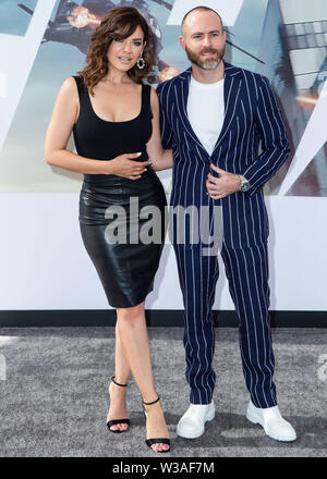 Hollywood, Etats-Unis. Le 13 juillet, 2019. HOLLYWOOD, LOS ANGELES, CALIFORNIE, USA - Le 13 juillet : Angelica Celaya et Erik Hayser arrivent à la première de Los Angeles Universal Pictures' 'Fast & Furious présente : Hobbs & Shaw" tenue au Kodak Theater Le 13 juillet 2019 à Hollywood, Los Angeles, Californie, USA. (Photo de Rudy Torres/Image Crédit : Agence de Presse) L'agence de presse Image/Alamy Live News Banque D'Images