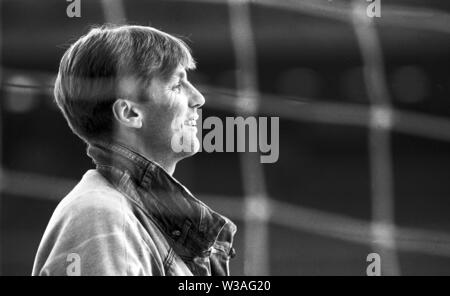 Ancien joueur d'Aston Villa Gary Shaw disposent de retour à la Villa du parc en 1991. Photo par Tony Henshaw Banque D'Images