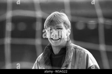 Ancien joueur d'Aston Villa Gary Shaw disposent de retour à la Villa du parc en 1991. Photo par Tony Henshaw Banque D'Images