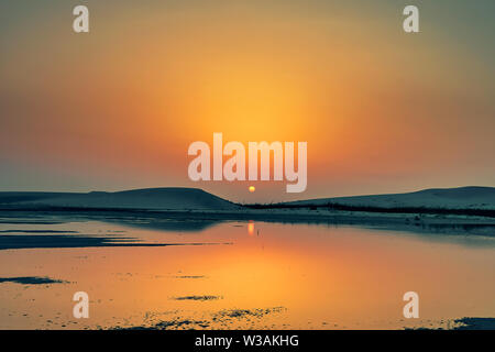 Beau Lever de soleil à Dammam Arabie Saoudite Désert Banque D'Images