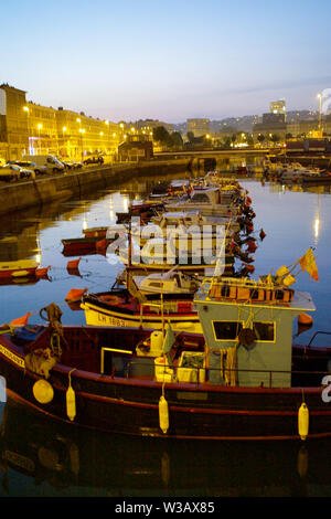 Le port de pêche au crépuscule, Le Havre, Seine-Maritime, Normandie, France Banque D'Images