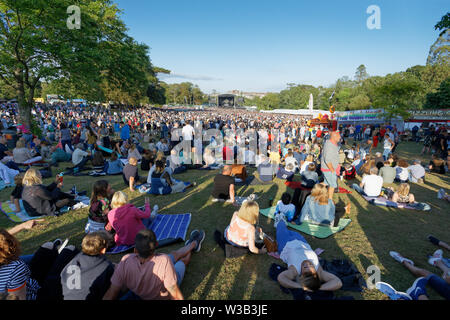 Swansea, Royaume-Uni. Le 13 juillet, 2019. Vue générale de la salle. Re : Stereophonics live concert au Singleton park à Swansea, Pays de Galles, Royaume-Uni. ATHENA : crédit PHOTO AGENCY LTD/Alamy Live News Banque D'Images