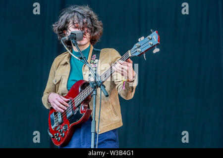 Glasgow, Royaume-Uni. 14 juillet, 2019. Le troisième jour du festival des milliers de spectateurs s'profitez de la meilleure musique contemporaine sur bandes. Les images sont des membres de l'amazones à jouer sur la scène principale Crédit : Findlay/Alamy Live News Banque D'Images