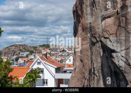 Grebbestad, , Suède - Juillet 8, 2019 : Vue de la Suédoise populaire ville touristique de Stenungsund, lieu de naissance de l'écrivain Camilla Läckberg, l'ouest de la Suède. Banque D'Images