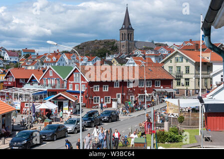 Grebbestad, , Suède - Juillet 8, 2019 : Vue de la Suédoise populaire ville touristique de Stenungsund, lieu de naissance de l'écrivain Camilla Läckberg, l'ouest de la Suède. Banque D'Images