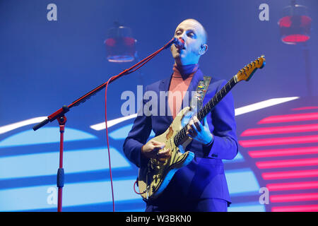 L'Irlande du Nord band Two Door Cinema Club effectue en direct durant le festival live Mallorca à Magaluf, Calvia dans l'île espagnole Banque D'Images