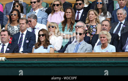 Londres, Royaume-Uni. 14 juillet, 2019. Catherine, duchesse de Cambridge et le Prince William, duc de Cambridge assister à la Loge Royale.Photographe Rob Newell/CameraSport Wimbledon Lawn Tennis Championships.- Jour 13 - Dimanche 14 Juillet 2019 - All England Lawn Tennis et croquet Club - Wimbledon - Londres - Angleterre.World Copyright © 2019 CameraSport. Tous droits réservés. 43 Linden Avenue. Countesthorpe. Leicester. L'Angleterre. LE8 5PG - Tél : 44 (0) 116 277 4147 admin@camerasport.com www.camerasport.com - - Crédit : Andrew Patron/ZUMA/Alamy Fil Live News Banque D'Images