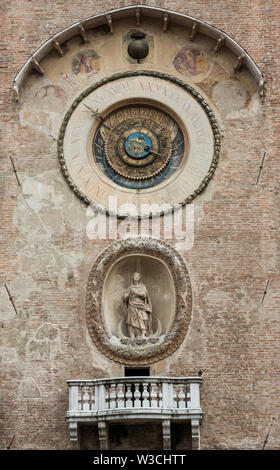 Le Palazzo della Ragione avec la Torre dell'Orologio (Tour de l'horloge"). Mantoue, Italie Banque D'Images