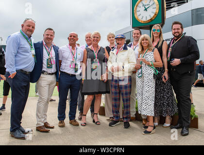 Towcester, Royaume-Uni. 14 juillet, 2019. Sir John Young 'Jackie' Stewart, OBE (au centre) avec ses fans avant la course de Formule 1 lors du Grand Prix Rolex 2019 au circuit de Silverstone le dimanche, Juillet 14, 2019 en Angleterre, de Towcester. Credit : Taka G Wu/Alamy Live News Banque D'Images