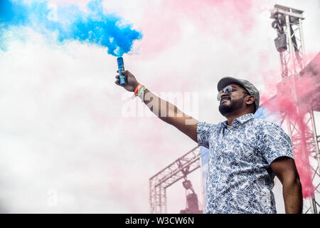 Trent Park, Londres, UK. 14 juillet 2019. Ivan Antalika est un chanteur avec son épouse à la 10ème anniversaire de l'année Maurice Open Air Festival (MOAF2019) plus gros et non-stop effectue avec de la nourriture de tous les coins du globe et de l'artisanat à Trent Park, le 14 juillet 2019, Londres, Royaume-Uni. Credit Photo : Alamy/Capital Live News Banque D'Images