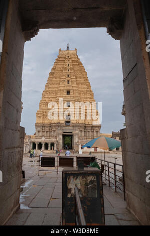 Hampi, en Inde le 8 juillet 2019 : Vue intérieure du temple de Virupaksha ou Pampapati Hampi, Karnataka, Inde Banque D'Images