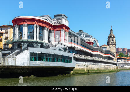 Marché de La Ribera et église de San Anton à Bilbao, Pays Basque, Espagne Banque D'Images