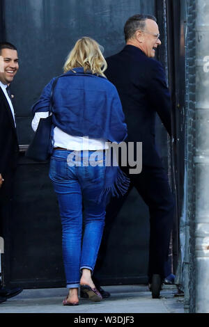 Tom Hanks arrivant à l'El Capitan Entertainment Center de Los Angeles, Californie, avant son apparition sur "Jimmy Kimmel Live !" En vedette : Tom Hanks Où : Los Angeles, California, United States Quand : 13 juin 2019 Source : WENN.com Banque D'Images