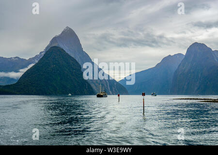 Milford Sound, Fiordland National Park, ile sud Nouvelle Zelande Banque D'Images