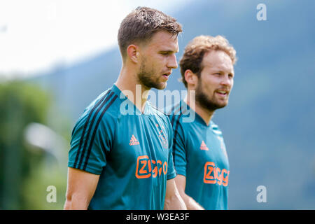 BRAMBERG AM WILDKOGEL, 15-07-2019, l'Ajax en Autriche. Pré saison 2019-2020. Ajax player Joel Veltman (L) et Ajax player Daley Blind (R) au cours de la formation . Banque D'Images