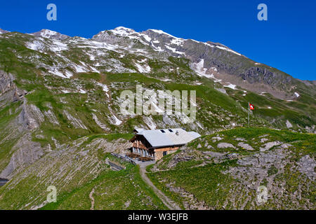 Refuge de montagne Geltenhuette, Lauenen, Oberland Bernois, Suisse Banque D'Images